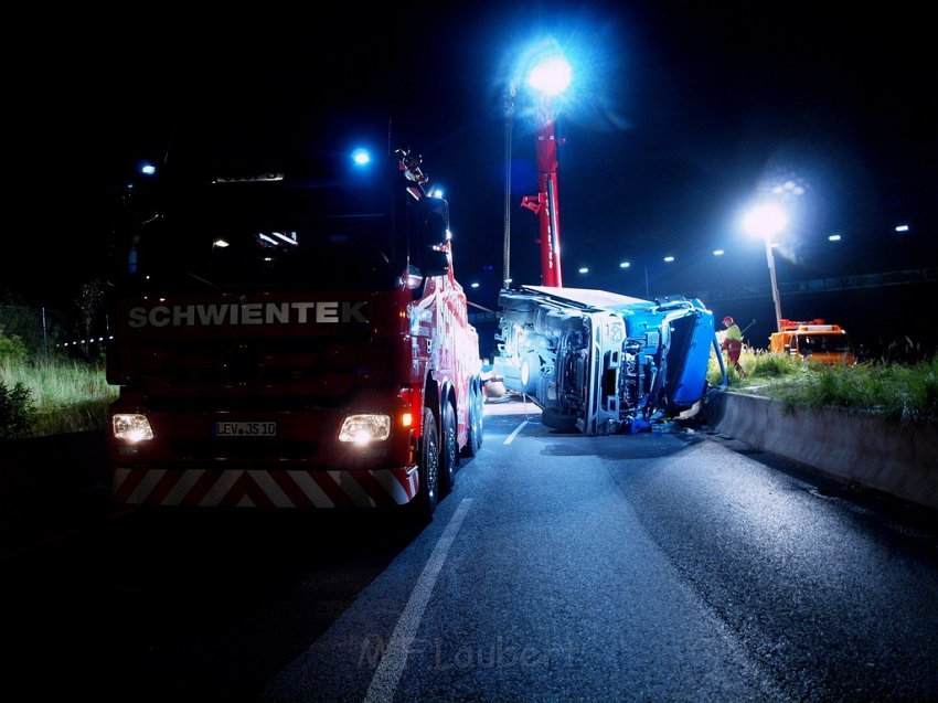 Einsatz BF Koeln PEINGEKLEMMT in Leverkusen P245.JPG